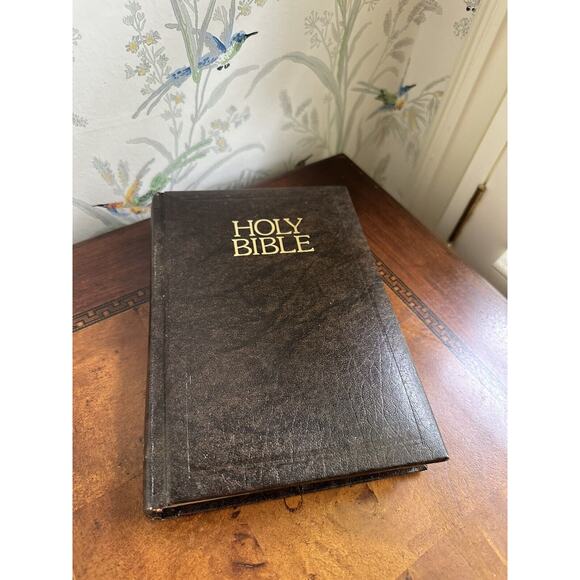 Holy Bible Authorized King James Version Printed By World Bible Publisher Hard - Picture 1 of 11